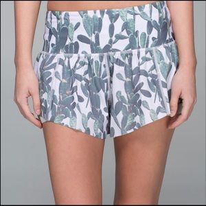 RARE Lululemon Water: Sea-Me Run Short Prickly Pear size 6